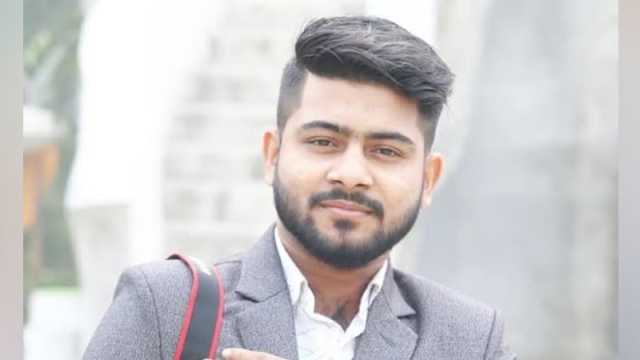 ফেসবুক লাইভে এসে নিরাপত্তা চাইলেন বৈষম্যবিরোধী ছাত্রনেতা
