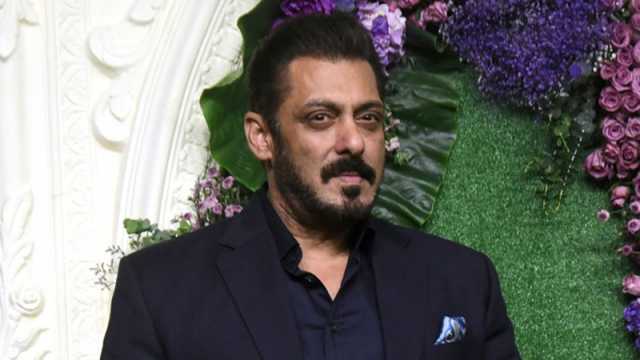 বোমা মেরে সালমানের গাড়ি-বাড়ি উড়িয়ে দেওয়ার হুমকি
