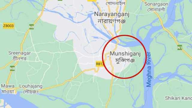 সরকারি বই বোঝাই পিকআপ আটক করল শিক্ষার্থীরা