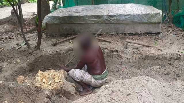‘নাতনি তো শ্যাষই হইয়্যাই গ্যাছে, অগোর ফাঁসি চাই’