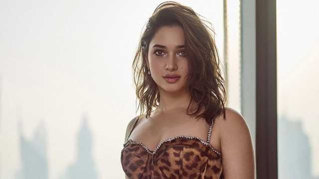 ফের আইটেম গানে তামান্না