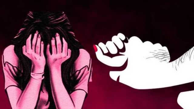 কারাগারে স্বামীকে দেখে ফেরার পথে দলবদ্ধ ধর্ষণের শিকার তরুণী