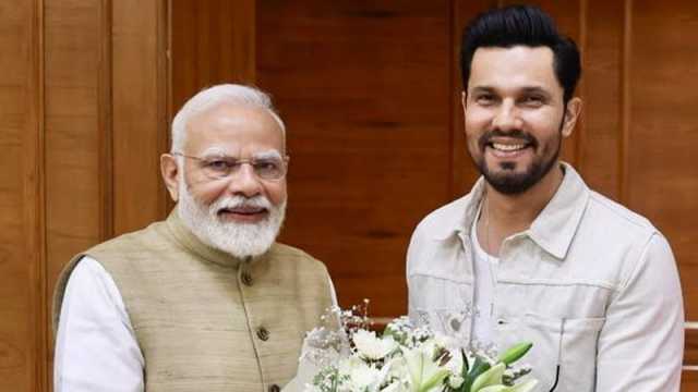 হঠাৎ কেন পরিবার নিয়ে মোদির সঙ্গে দেখা করলেন অভিনেতা রণদীপ
