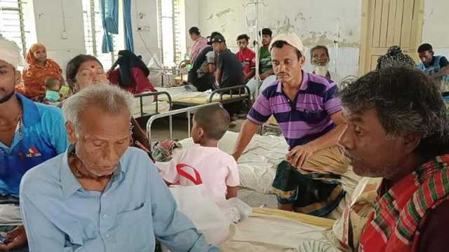 বিয়ে বাড়িতে সিগারেট খাওয়া নিয়ে সংঘর্ষ, আহত ১০