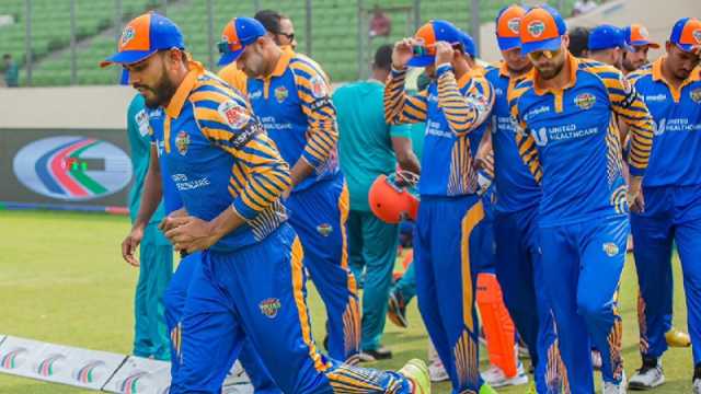 রাজশাহীর বিদায় লিখে খুলনাকে সুপার ফোরে নিলেন মিরাজ