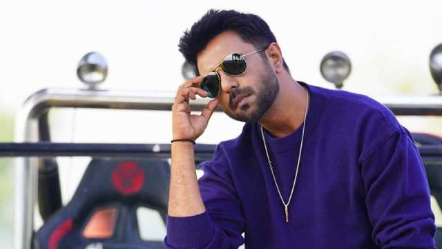 চালচিত্রের অপূর্ব ও অন্যান্য
