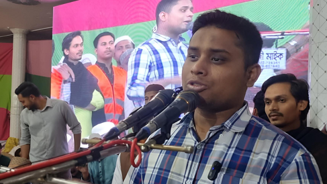 অযোগ্য কেউ শাসন করবে এমন বাংলাদেশ চাই না: হাসনাত আব্দুল্লাহ