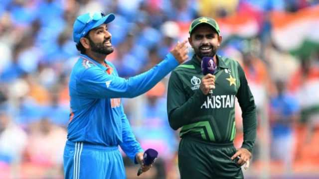 পাকিস্তান-ভারত ম্যাচের টিকিট নিয়ে কাড়াকাড়ি