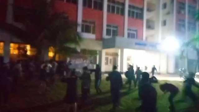 শিক্ষার্থীদের দুই গ্রুপের সংঘর্ষে যবিপ্রবি ক্যাম্পাস রণক্ষেত্র