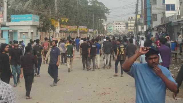কুয়েটে ছাত্রদল-সাধারণ শিক্ষার্থী সংঘর্ষ, আহত ১৫