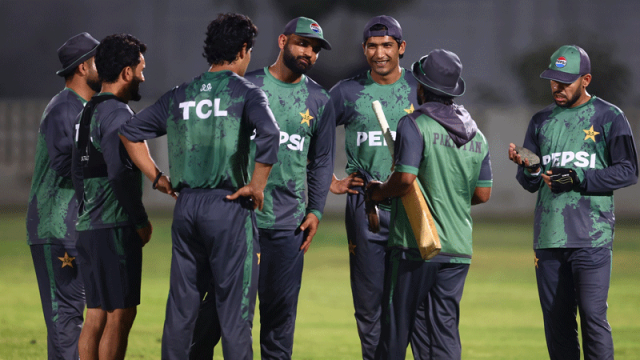 ভারতের কাছে পাকিস্তানকে ওয়ানডে শিখতে বললেন বাসিত