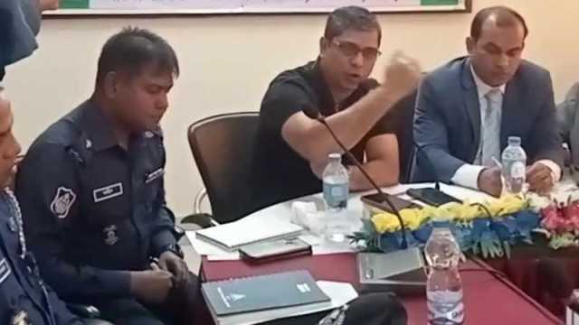 মান্নাকে নির্বাচনী এলাকায় ঢুকতে না দেওয়ার ঘোষণা