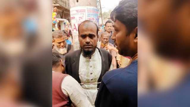 লিফলেট বিতরণ করায় আ.লীগ নেতাকে বেঁধে পুলিশে সোপর্দ