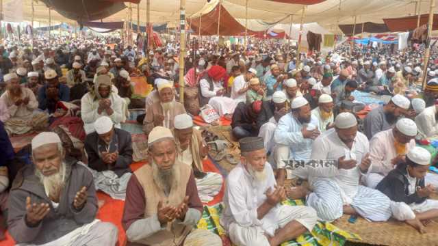 মোনাজাতের মাধ্যমে শেষ হলো শুরায়ে নেজামের দ্বিতীয় ধা‌পের ‌বিশ্ব ইজতেমা