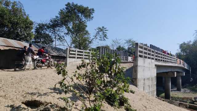 ভূমি অধিগ্রহণ জটিলতায় ৪ বছরেও হয়নি সংযোগ সড়ক