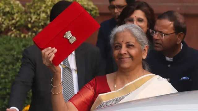 আয়কর ছাড়ের বড় ঘোষণা দিয়ে ভারতের বাজেট পেশ