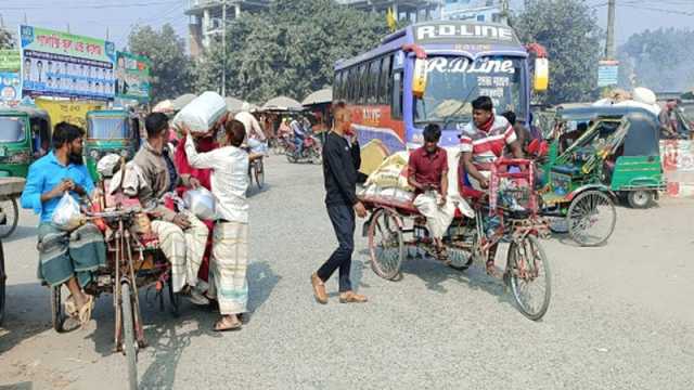 এক বছরে ঝরে গেছে ২৫ প্রাণ