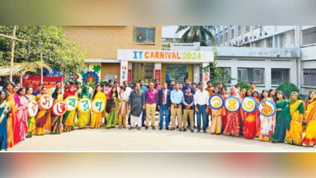 বসন্তের রঙে বর্ণিল উদযাপন