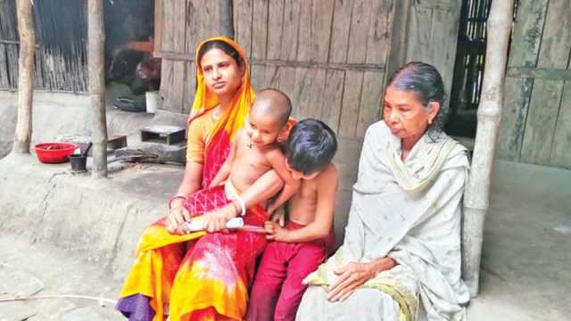 জ্যোৎস্নার দুনিয়ায় হঠাৎ অন্ধকার