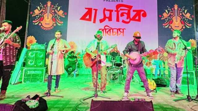 গান শেষ করে জঙ্গলে লুকাতে বাধ্য হন ব্যান্ড কৃষ্ণপক্ষ সদস্যরা