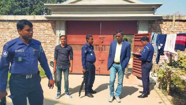 বাড়ির তত্ত্বাবধায়ককে তুলে নিয়ে গেল দুর্বৃত্ত