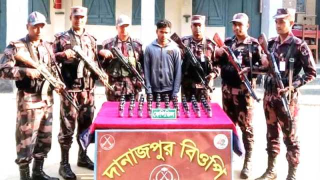 পীরগঞ্জে ৫০ বোতল ফেন্সিডিলসহ আটক ১