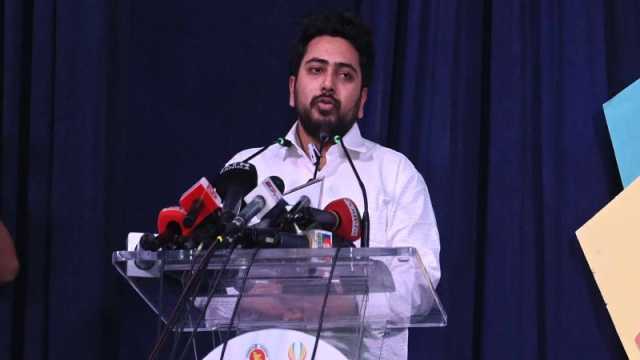 ক্যাম্পাসে পেশিশক্তি নির্ভর ছাত্র রাজনীতির অবসান প্রয়োজন: নাহিদ ইসলাম