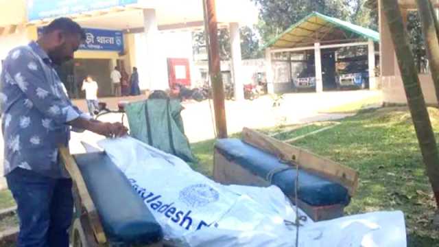 গাইবান্ধায় অন্তঃসত্ত্বা গৃহবধূর মরদেহ উদ্ধার, শ্বশুর গ্রেপ্তার