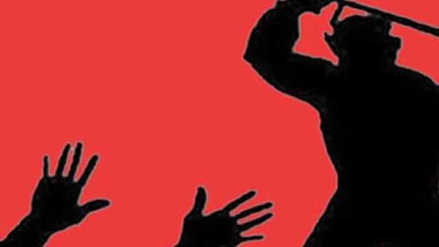 জুতা না পরায় ছাত্রীকে পিটুনি প্রধান শিক্ষকের, হাসপাতালে ভর্তি 