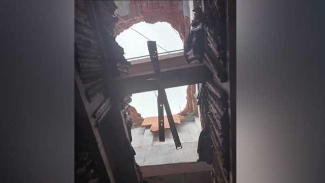 বৃষ্টিতে খুলনা রেজিস্ট্রি ভবনের ছাদে ধস, নথিপত্র বিনষ্ট