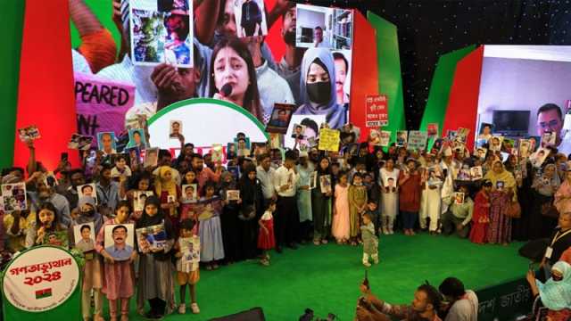 সারজিস-হাসনাতকে ১০০ বার ফোন দিলেও রিসিভ করে না: শহীদ জাহিদের মায়ের অভিযোগ