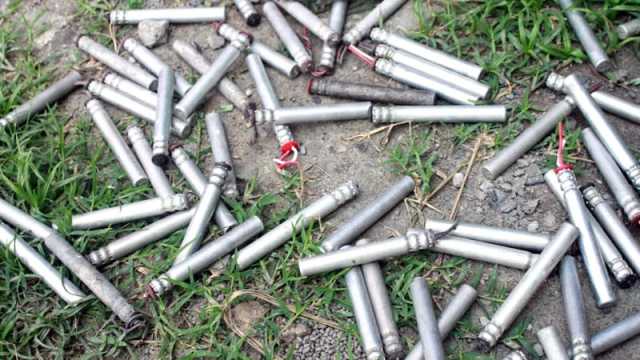 বড়পুকুরিয়ায় পরিত্যক্ত ডেটোনেটর বিস্ফোরণে কবজি উড়ে গেল শিশুর