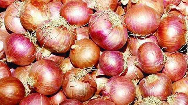 পেঁয়াজে স্বয়ংসম্পূর্ণতার পথে এগোচ্ছে বাংলাদেশ