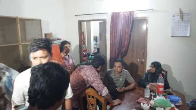 ঘরে ঢুকে প্রাক্তন স্ত্রীকে ছুরিকাঘাতে হত্যা, পরে আত্মহত্যা