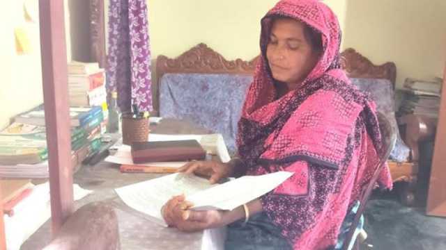 ৫৩ বছর বয়সে উচ্চ মাধ্যমিক পরীক্ষায় বসলেন সালেহা বিবি