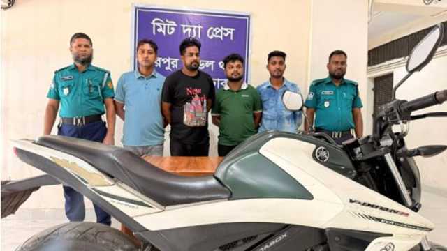 ‘তুই আওয়ামী লীগ করিস, বাঁচতে হলে টাকা দে’