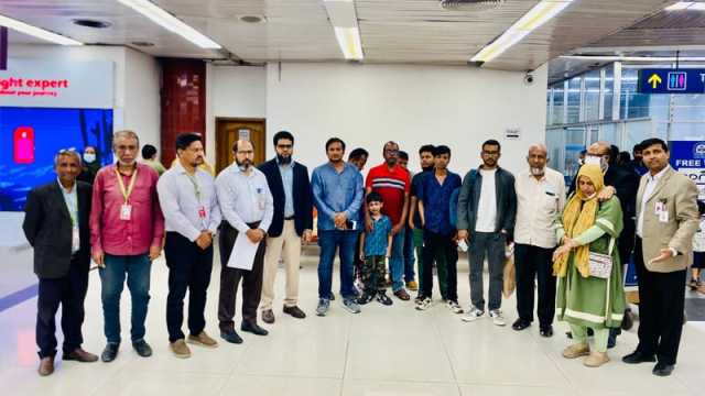 দেশে ফিরলেন ইরানে আটকে পড়া ২৮ বাংলাদেশি