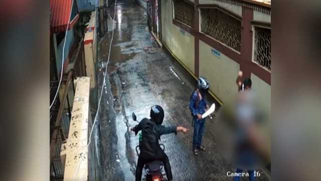 শ্যামলীতে যুবকের কাছ থেকে যেভাবে ছিনতাই করে দুর্বৃত্তরা