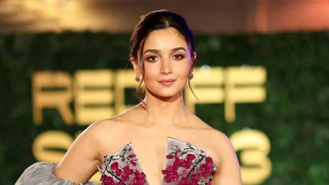 আলিয়ার সই নকল করে টাকা উত্তোলন, বেদিকা শেঠি গ্রেপ্তার