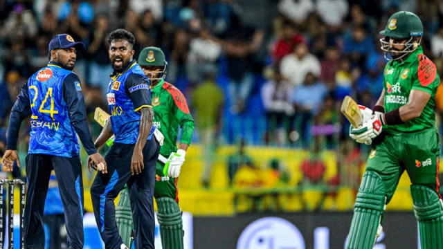রেকর্ড ধসে লজ্জার হার বাংলাদেশের