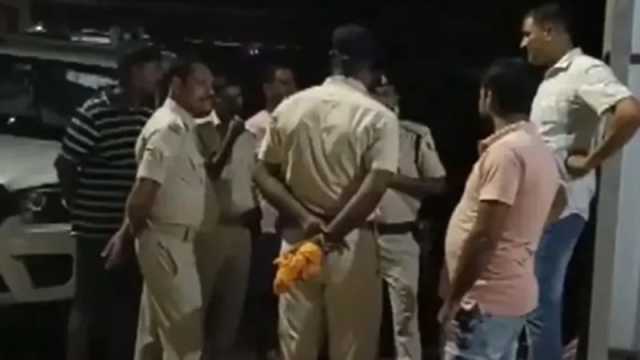 ভারতে “ডাইনি চর্চার” অভিযোগে একই পরিবারের পাঁচজনকে পুড়িয়ে হত্যা