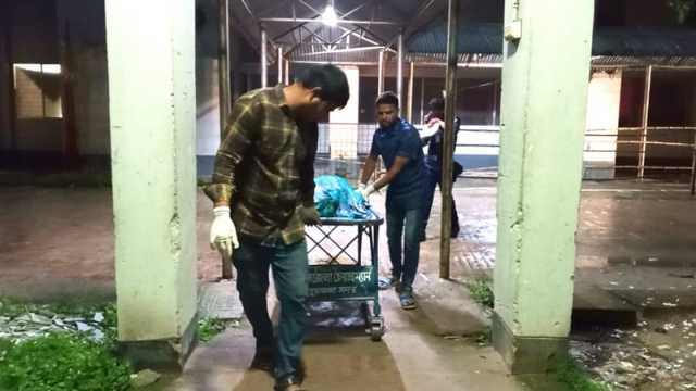 তেলবাহী ট্রাকচাপায় ইজিবাইকের চালকসহ নিহত ৩