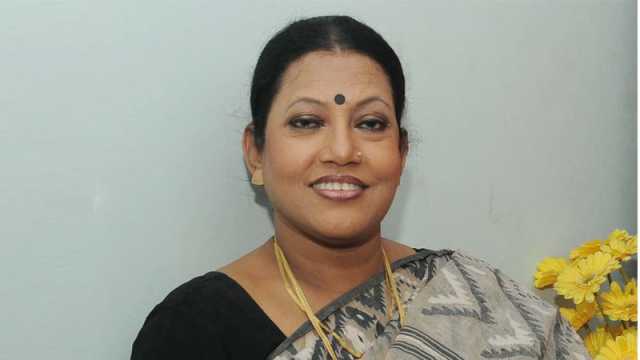 রাষ্ট্রীয় সহায়তায় ফরিদা পারভীনের উন্নত চিকিৎসার দাবি জানালেন স্বামী