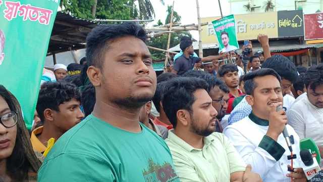 আমাদের দেশের ভোটাররা ২০০ টাকায় ভোট বিক্রি করেন: হাসনাত আব্দুল্লাহ