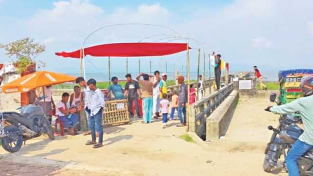 শাহপরীর দ্বীপ জেটির ‘অবৈধ’ টোল আদায় বন্ধ