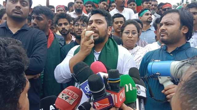চাঁদাবাজি সন্ত্রাস দখলদারিত্বের বিরুদ্ধে সোচ্চার হোন: নাহিদ ইসলাম