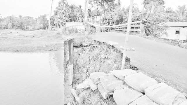 প্রতি ঢেউয়ে বাড়ছে উদ্বেগ, নির্ঘুম ৩০ গ্রাম