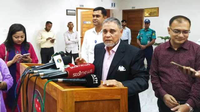 নির্বাচনে বিদেশি পক্ষপাতদুষ্ট পর্যবেক্ষককে অনুমোদন দেবে না ইসি