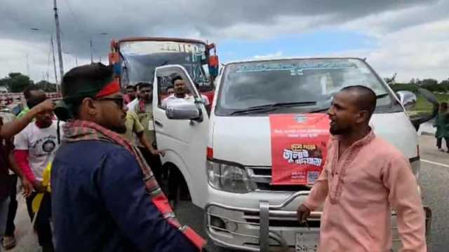 ঠাকুরগাঁওয়ে এনসিপির গাড়ি বহরে হামলার অভিযোগ