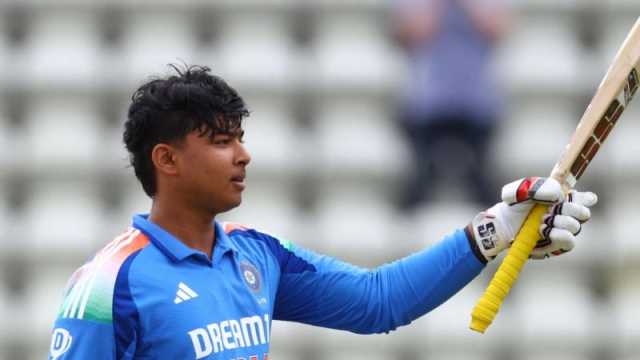 শান্তকে পেছনে ফেলে সূর্যবংশীর সর্বকনিষ্ঠ সেঞ্চুরির রেকর্ড